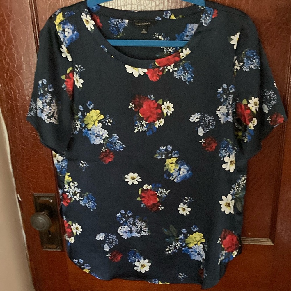 Banana Republic Floral Short Sleeve Top - Navy, Red, Blue small